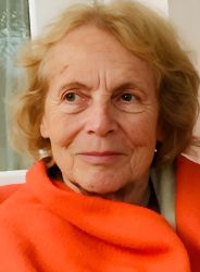 Dr. Ursula  Lorenz 